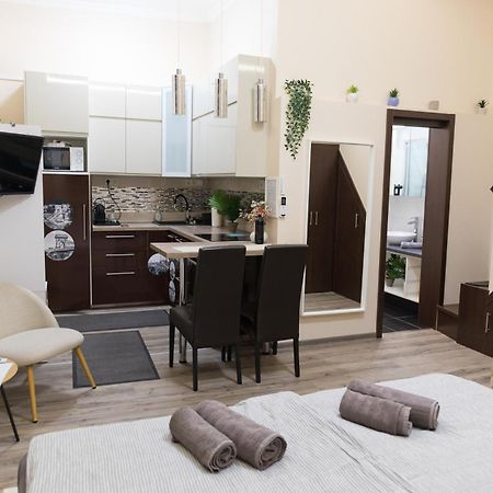 Empirium Apartman Budapest Exteriör bild